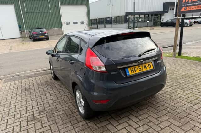 Ford Fiesta (2015) thumbnail 5