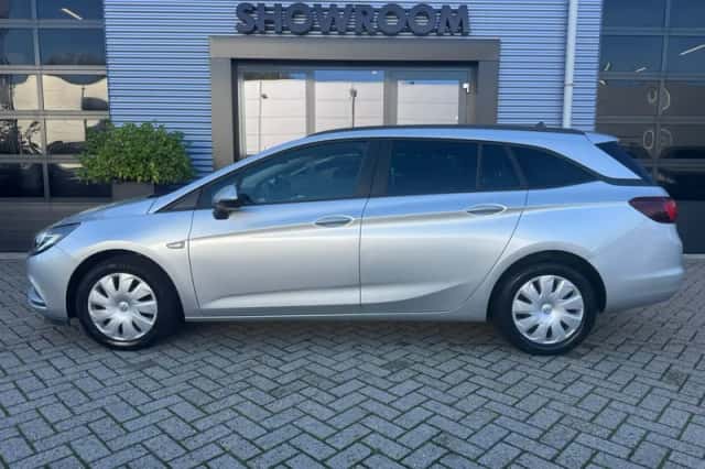 Opel Astra (2017) thumbnail 3