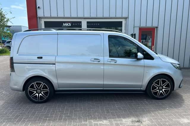 Mercedes-Benz Vito (2024) thumbnail 1