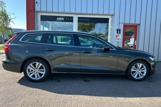 Volvo V60 (2020) thumbnail 1