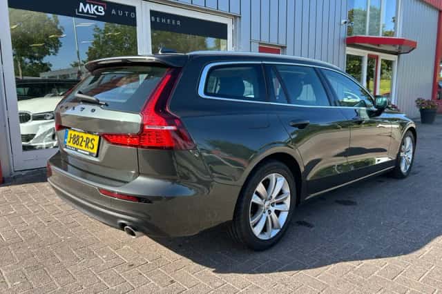 Volvo V60 (2020) thumbnail 4