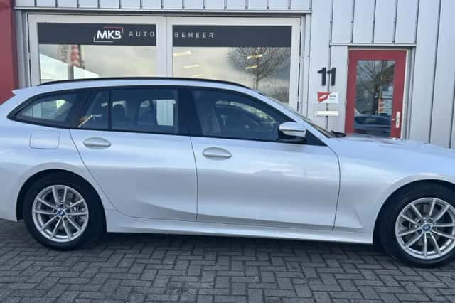 BMW 3-Serie (2023) thumbnail 1