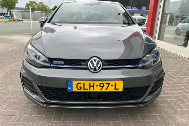 Volkswagen Golf (2020) thumbnail 3