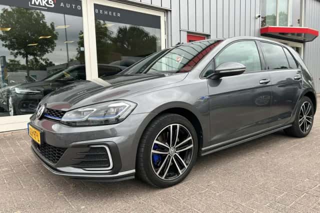 Volkswagen Golf (2020) thumbnail 5