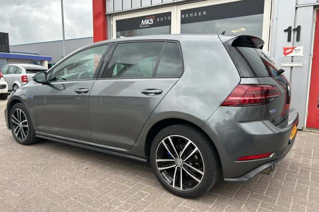 Volkswagen Golf (2020) thumbnail 6