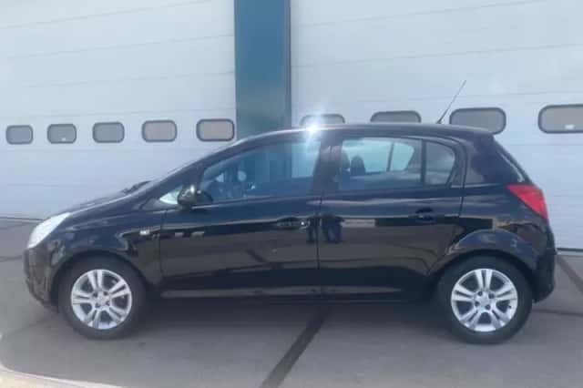 Opel Corsa (2010) thumbnail 3
