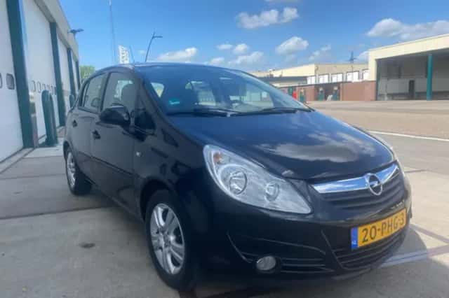 Opel Corsa (2010) thumbnail 6