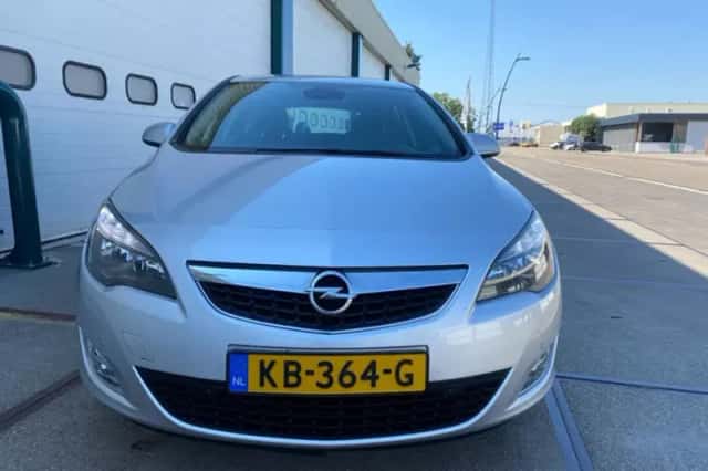 Opel Astra (2012) thumbnail 4
