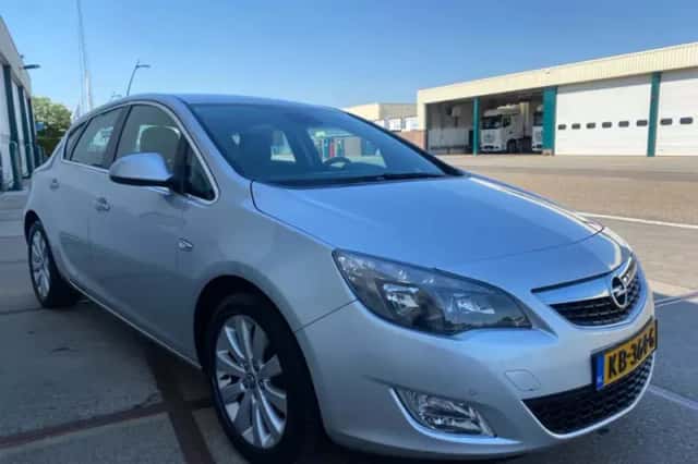 Opel Astra (2012) thumbnail 5
