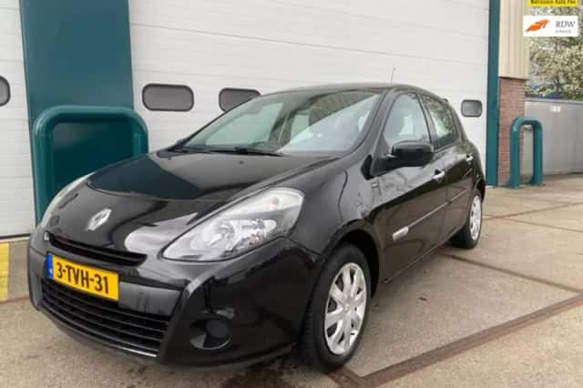 Renault Clio (2012) thumbnail 1