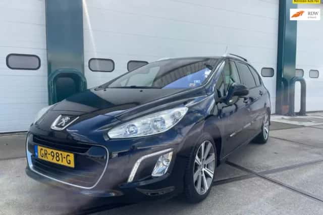Peugeot 308 (2013) thumbnail 1