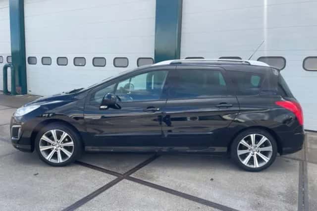 Peugeot 308 (2013) thumbnail 3