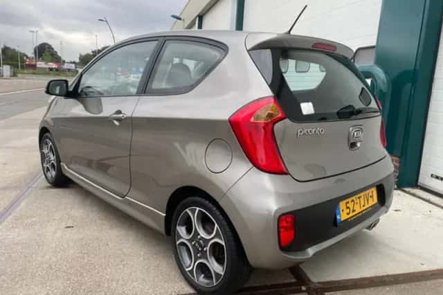 Kia Picanto (2012) thumbnail 2