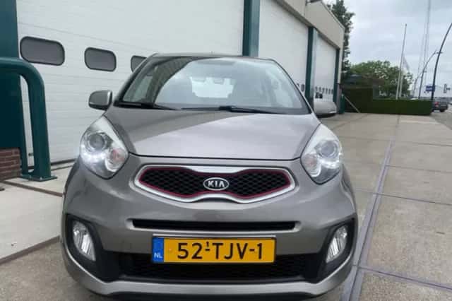 Kia Picanto (2012) thumbnail 5