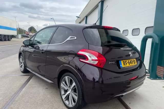Peugeot 208 (2013) thumbnail 2