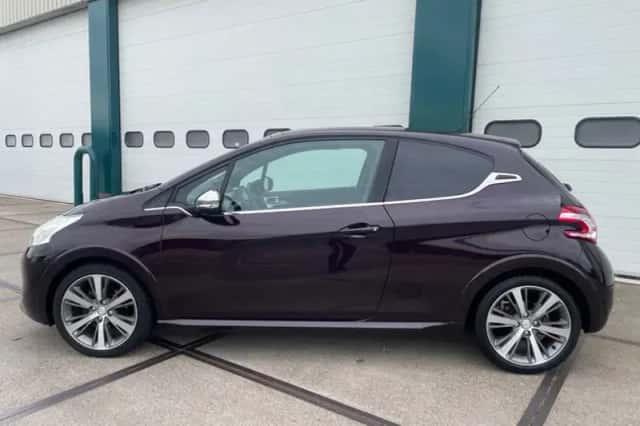 Peugeot 208 (2013) thumbnail 3