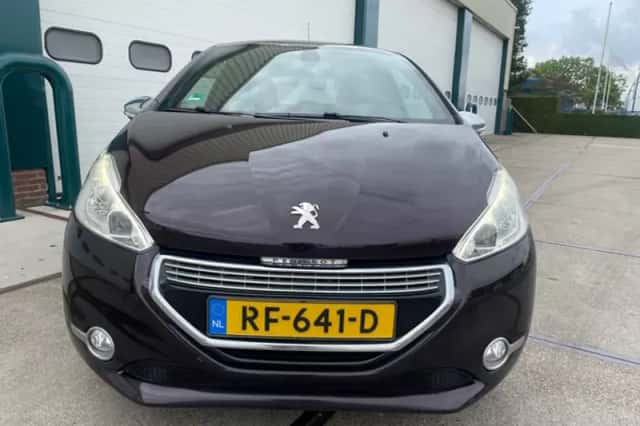 Peugeot 208 (2013) thumbnail 6