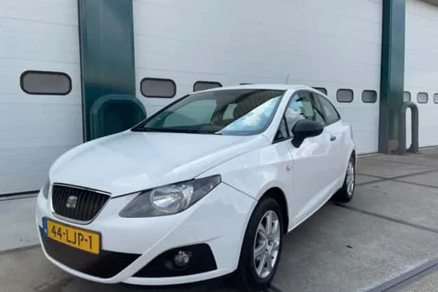 SEAT Ibiza (2010) thumbnail 1