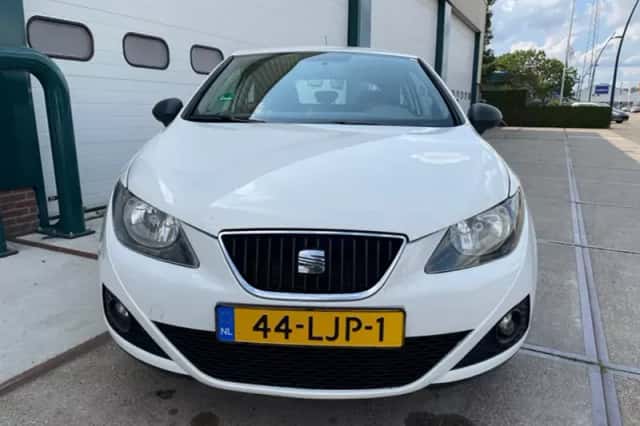 SEAT Ibiza (2010) thumbnail 5