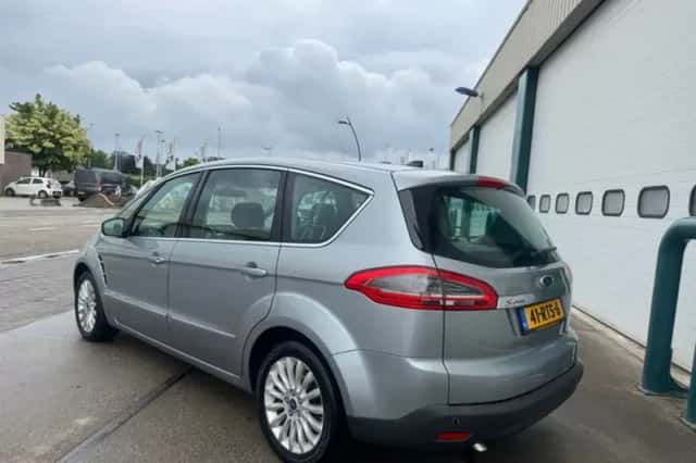 Ford S-Max (2011) thumbnail 2