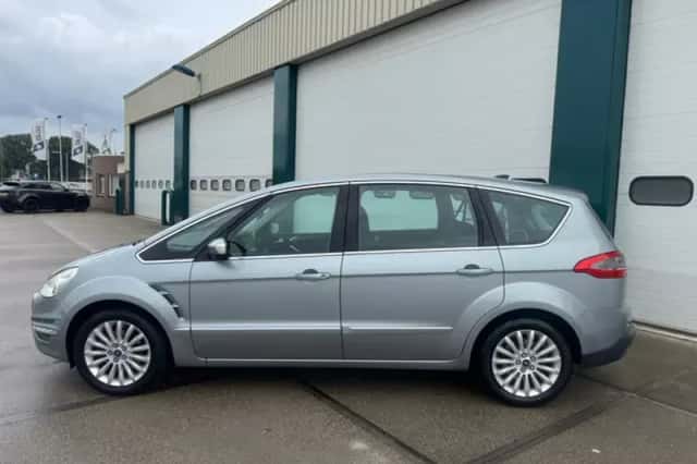 Ford S-Max (2011) thumbnail 3