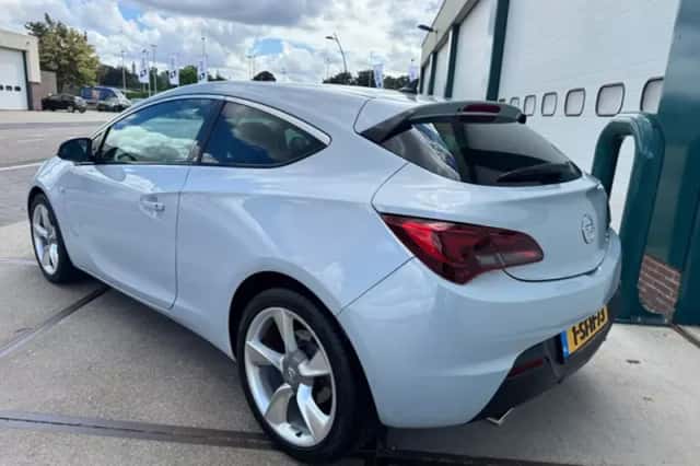 Opel Astra (2013) thumbnail 2