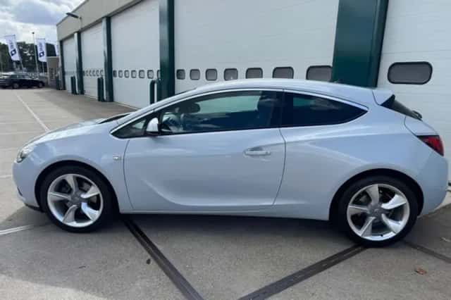 Opel Astra (2013) thumbnail 3