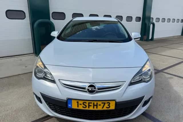 Opel Astra (2013) thumbnail 4