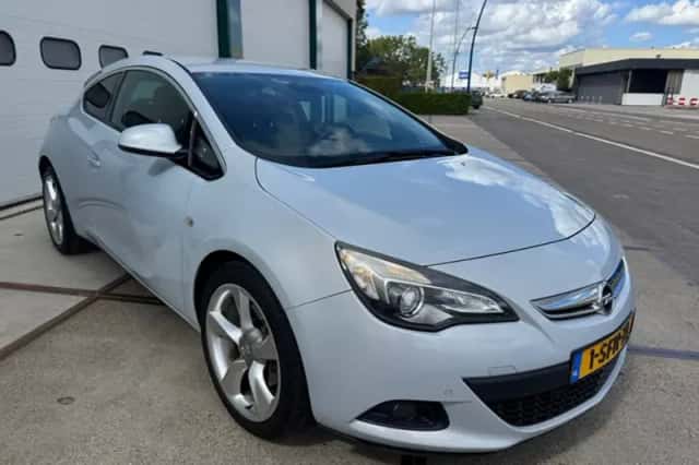 Opel Astra (2013) thumbnail 5