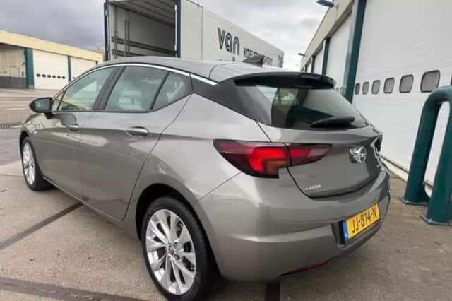 Opel Astra (2016) thumbnail 2