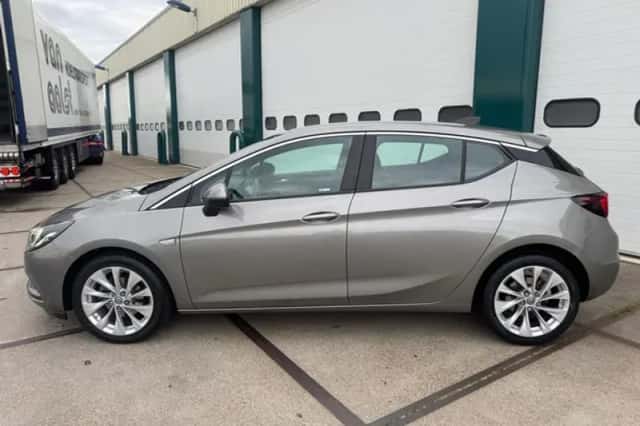 Opel Astra (2016) thumbnail 3