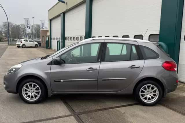 Renault Clio (2011) thumbnail 3