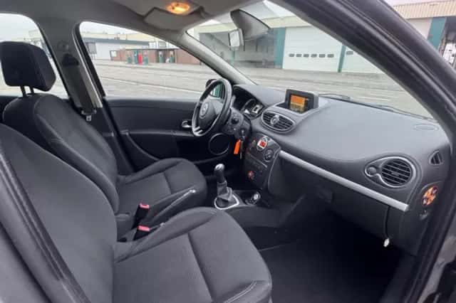 Renault Clio (2011) thumbnail 6