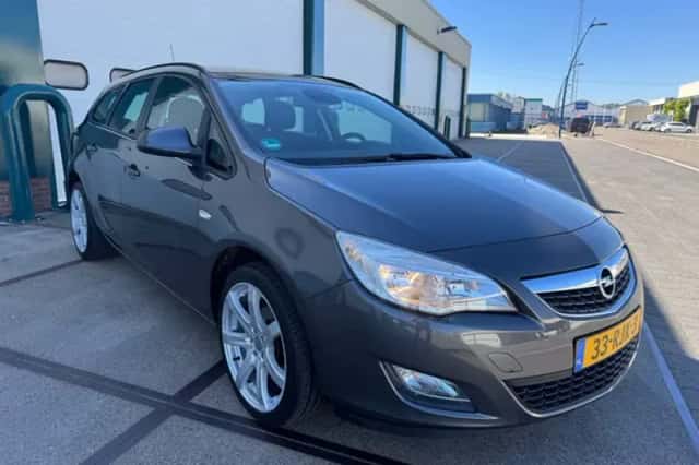 Opel Astra (2011) thumbnail 5