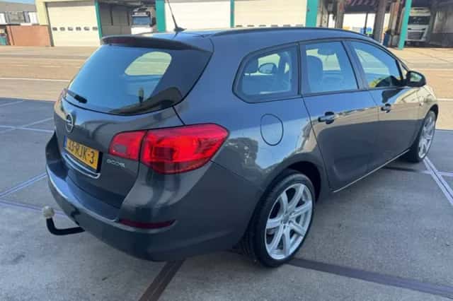 Opel Astra (2011) thumbnail 6