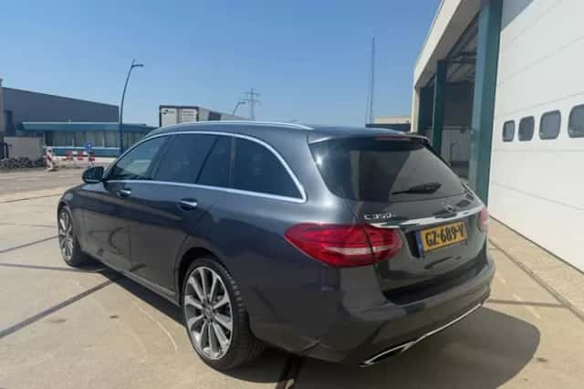 Mercedes-Benz C-Klasse (2015) thumbnail 2