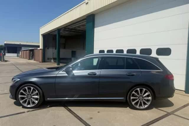 Mercedes-Benz C-Klasse (2015) thumbnail 3