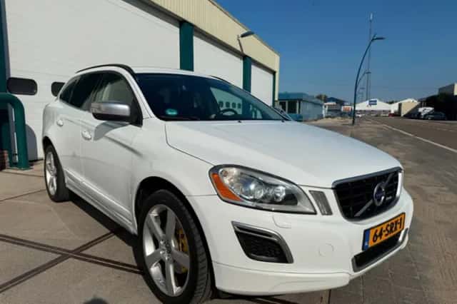 Volvo XC60 (2011) thumbnail 4