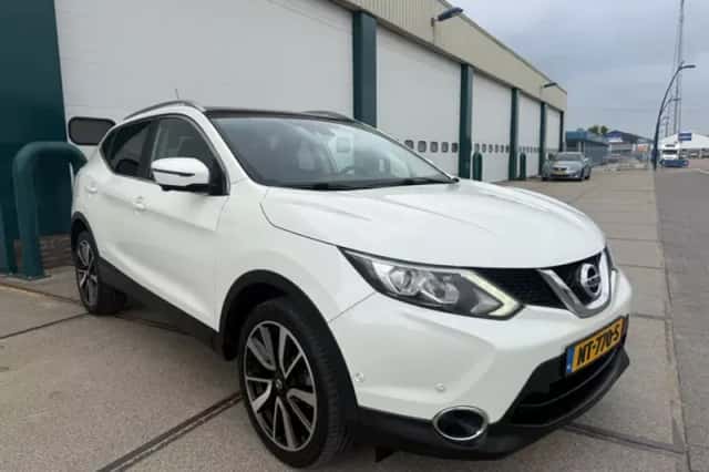Nissan Qashqai (2017) thumbnail 2