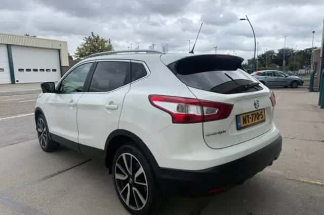 Nissan Qashqai (2017) thumbnail 4