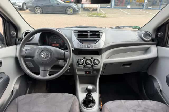 Suzuki Alto (2012) thumbnail 2