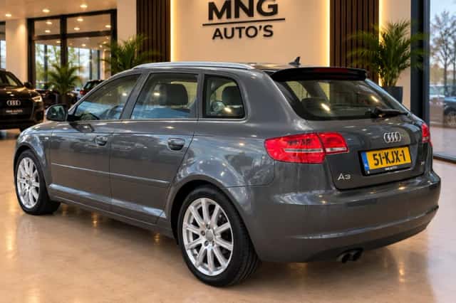 Audi A3 (2010) thumbnail 3