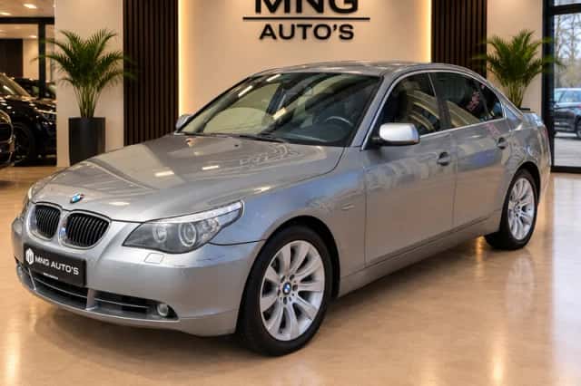 BMW 5-Serie (2004) thumbnail 1