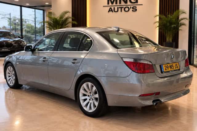 BMW 5-Serie (2004) thumbnail 3