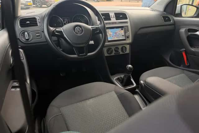 Volkswagen Polo (2014) thumbnail 2