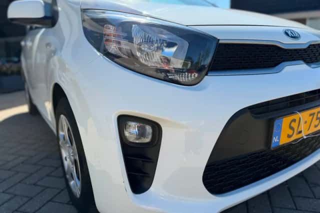 Kia Picanto (2018) thumbnail 5