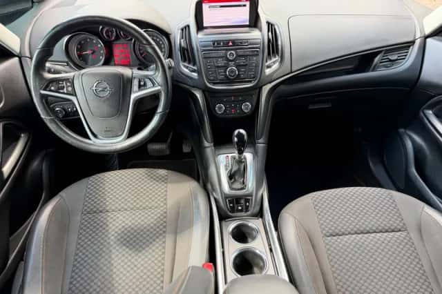 Opel Zafira Tourer (2015) thumbnail 2