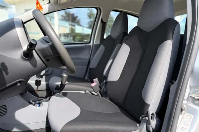 Peugeot 107 (2010) thumbnail 2