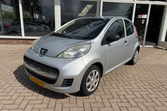 Peugeot 107 (2010) thumbnail 5