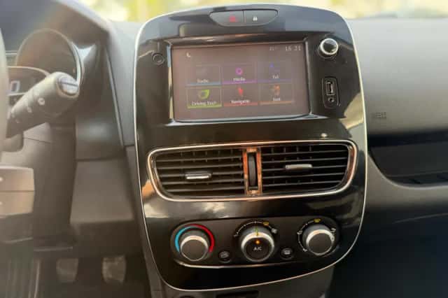 Renault Clio (2018) thumbnail 5